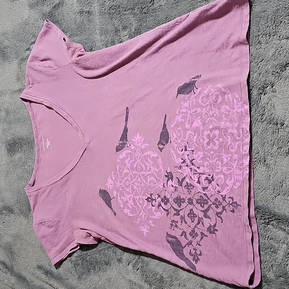 Banana Republic Tops - Banana Republic Graphic Tee V Neck Short Sleeve T- Shirt Mauve Purple Size L